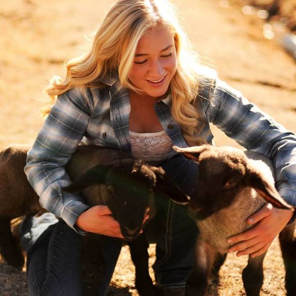 Meet your Posher, Mackenzie - Picture 1 of 1